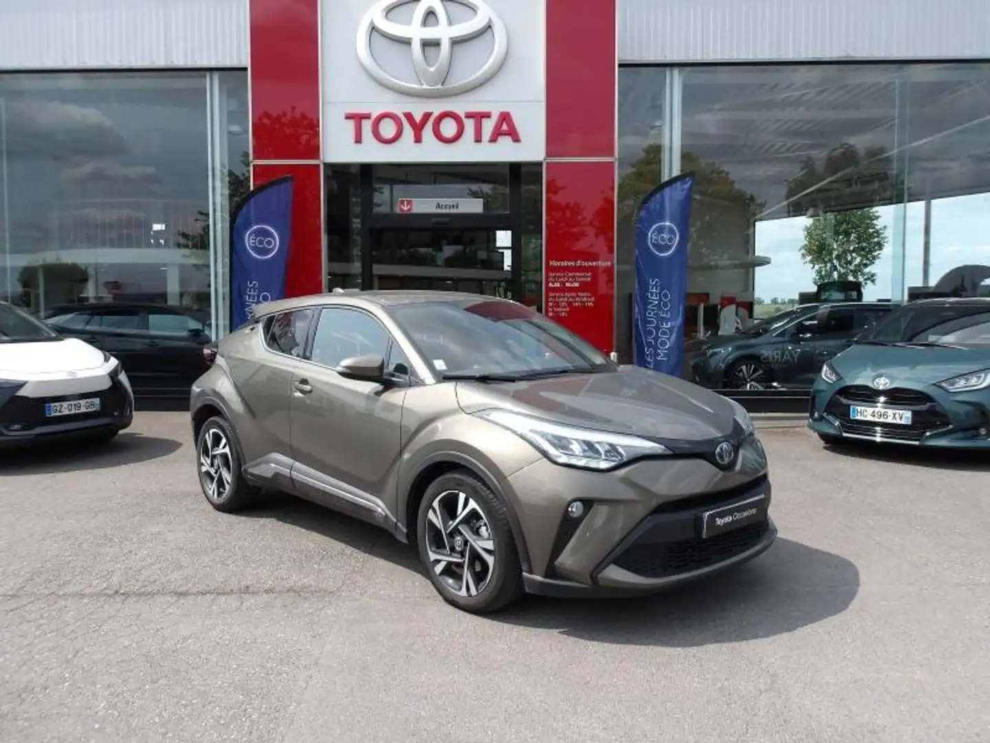 Toyota C-HR 122h Edition 2WD E-CVT MY22 Bronze - 1