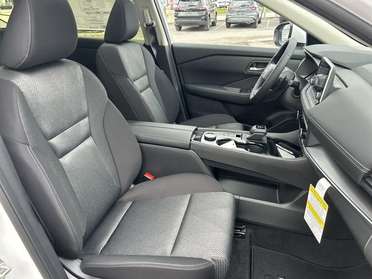 Nissan Rogue fotografie Nissan Rogue