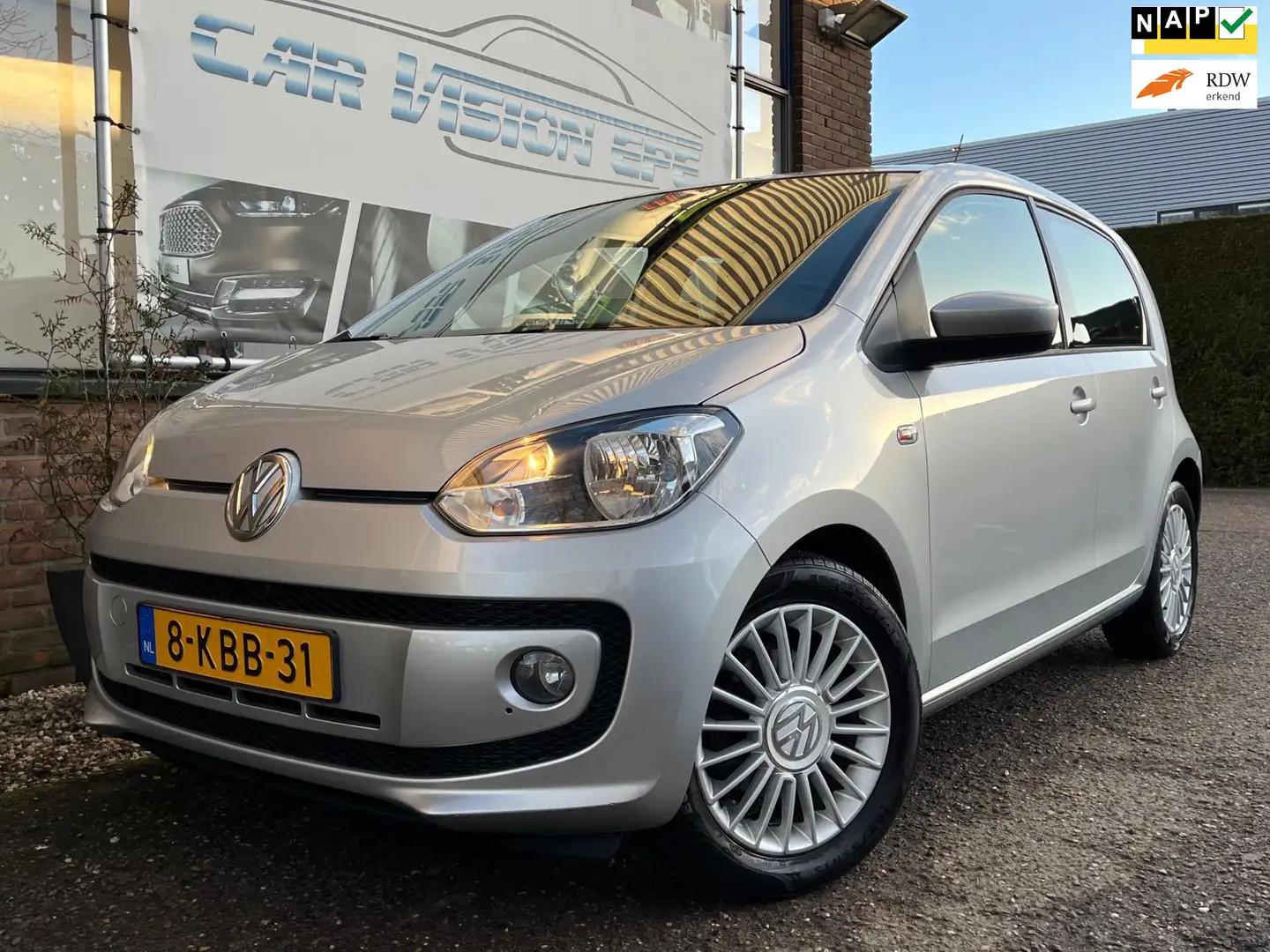 Volkswagen up! 1.0 high up! BlueMotion|Cruise|Navi|PDC|Airco|Nw A Grijs - 1