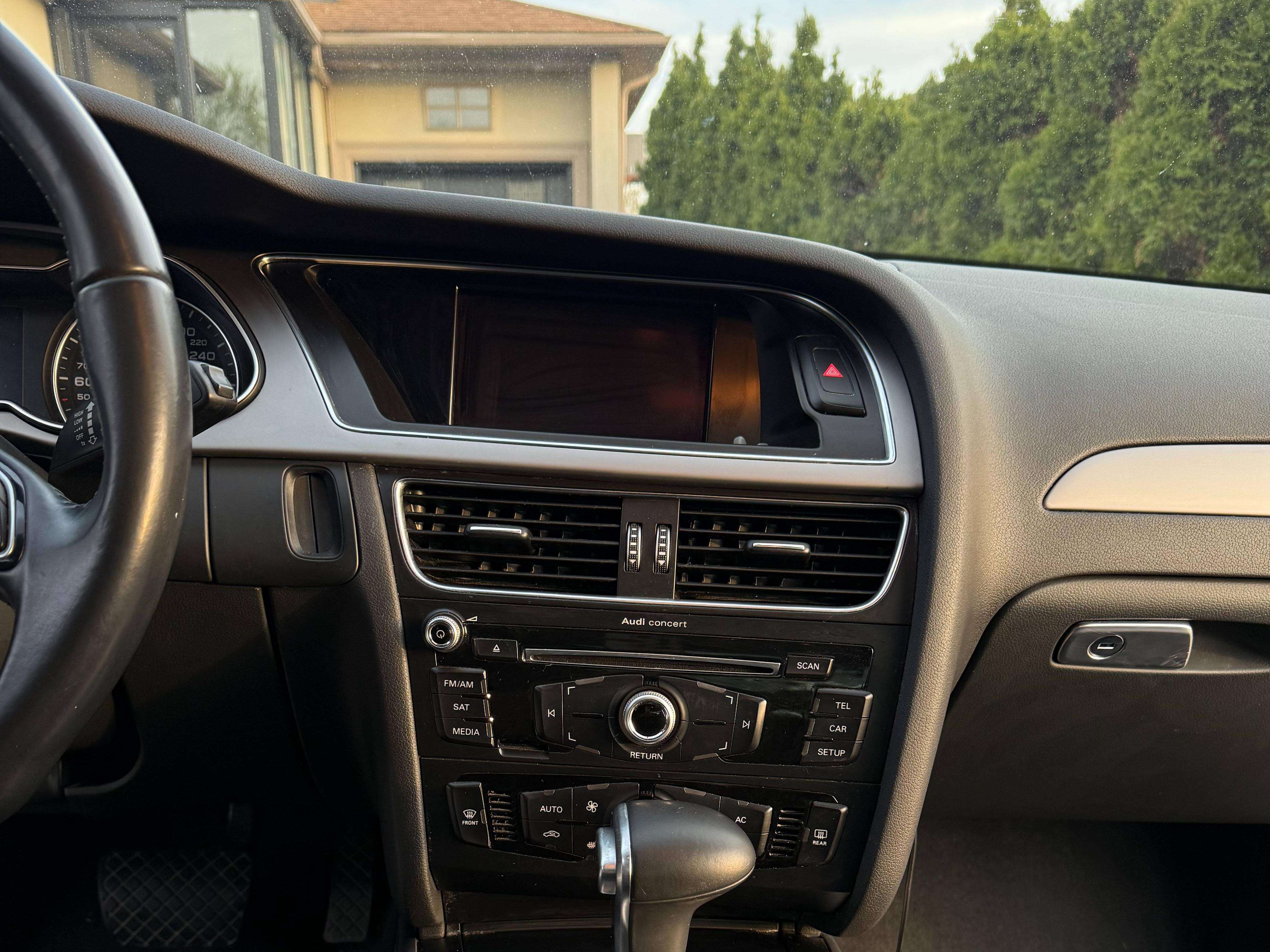 2013 Audi A4 Premium thumb 7