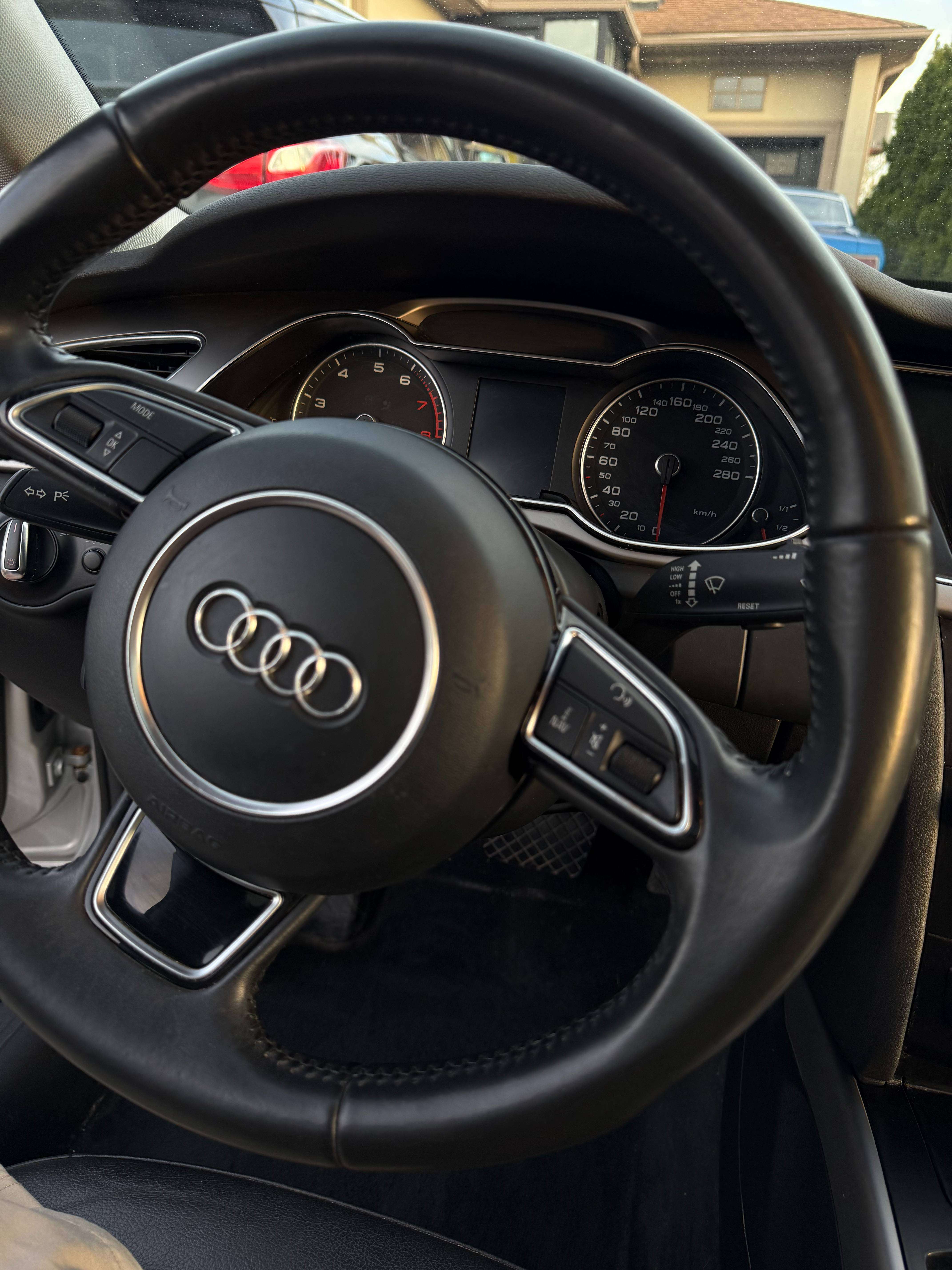 2013 Audi A4 Premium thumb 8
