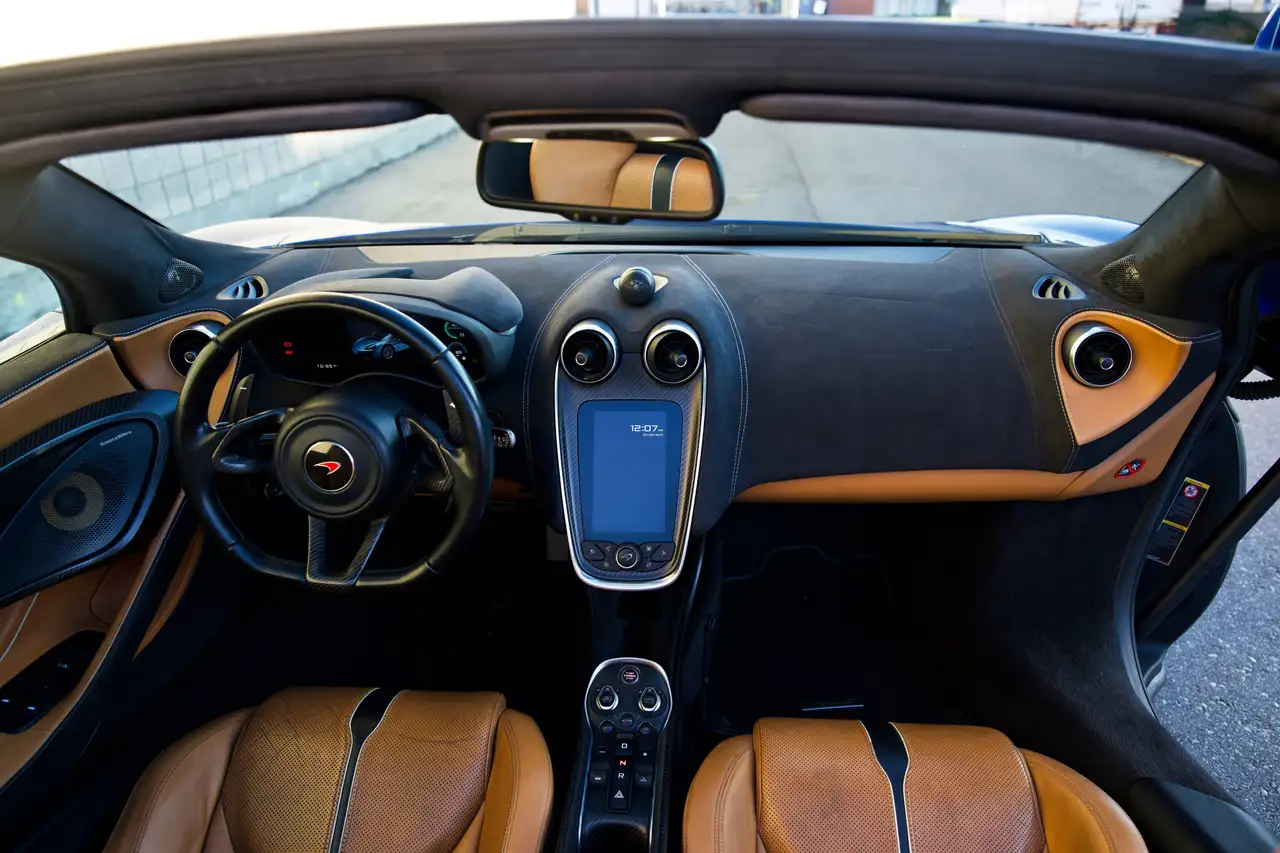 McLaren 570S снимка McLaren 570S