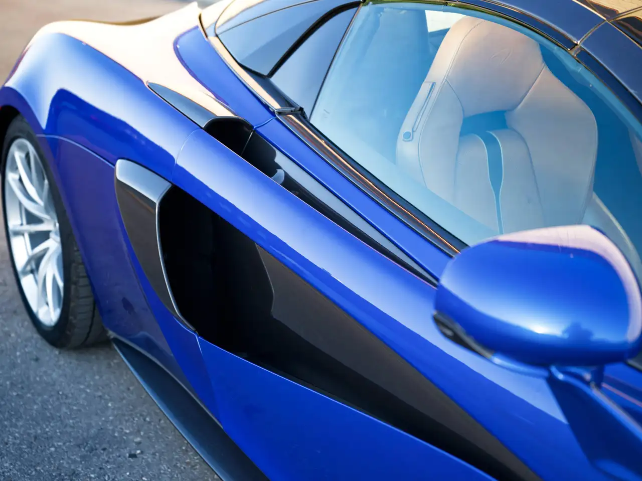 McLaren 570S снимка McLaren 570S