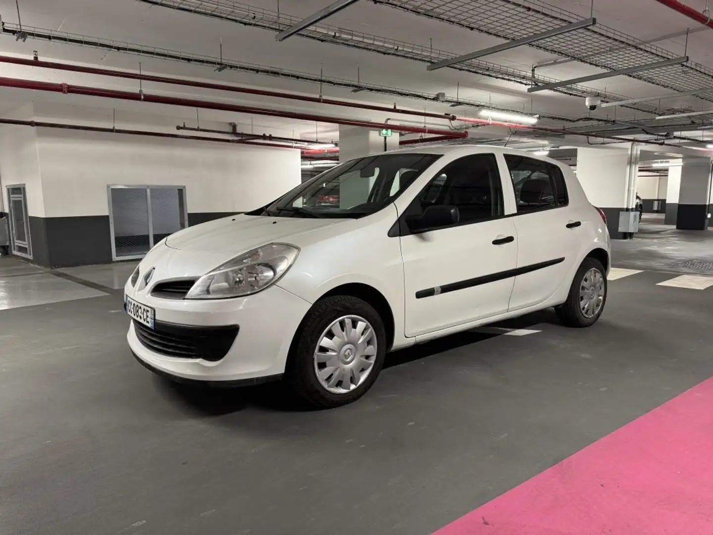 Renault Clio III AUTHENTIQUE 1.5DCI 70 Weiß - 1