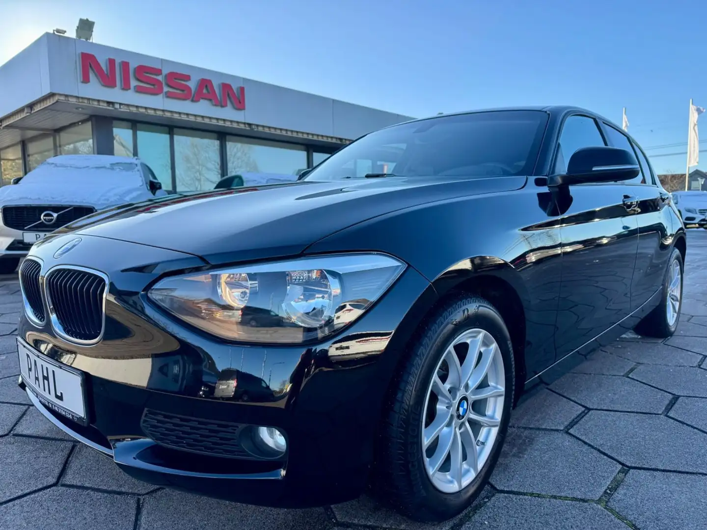 BMW 116 i Advantage-Plus NAVI SHZ Schwarz - 1