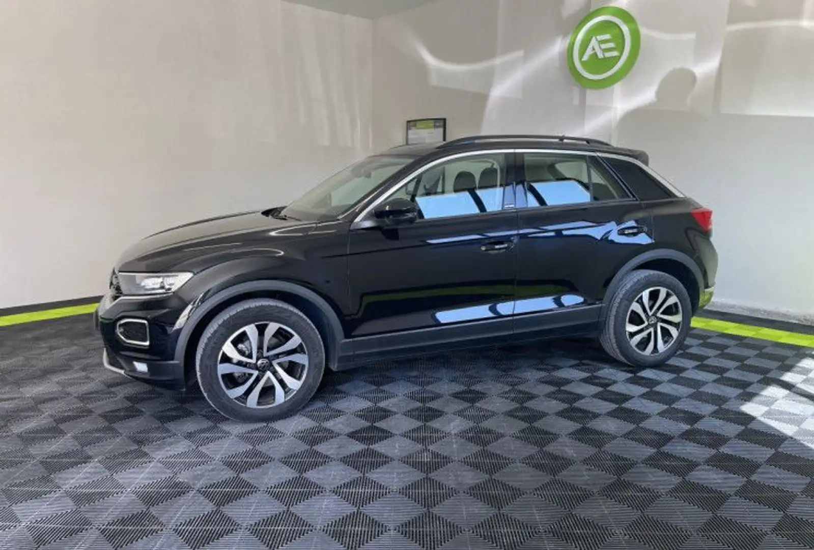 Volkswagen T-Roc 1.0 TSI 110ch Active / Suivi entretien complet Zwart - 2