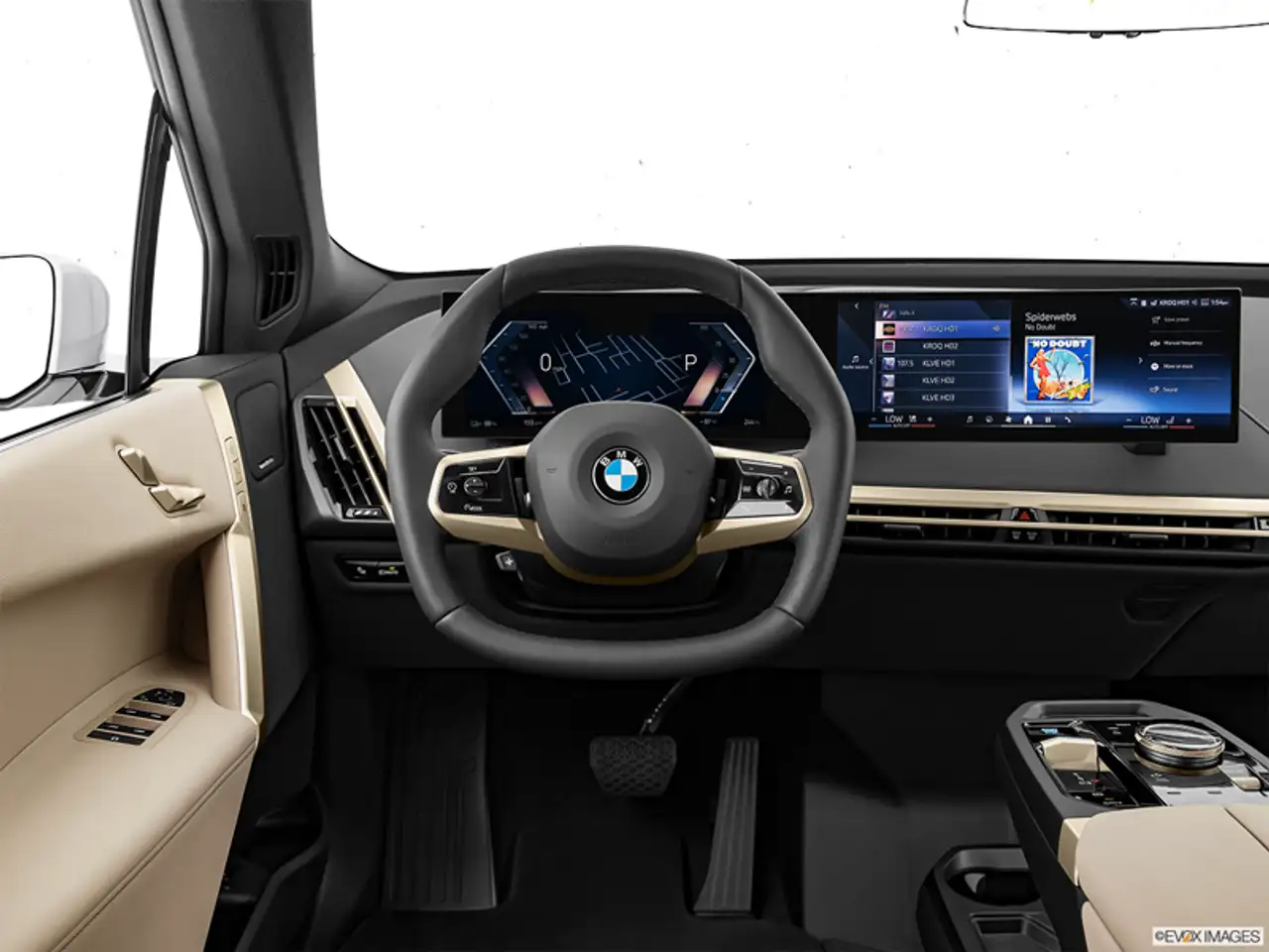 BMW iX снимка BMW iX