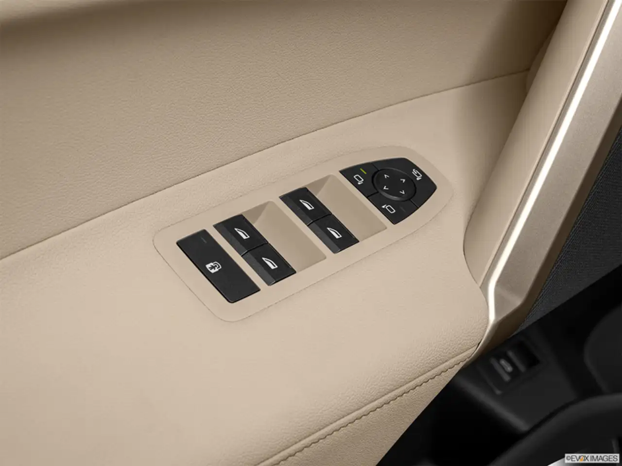 BMW iX снимка BMW iX