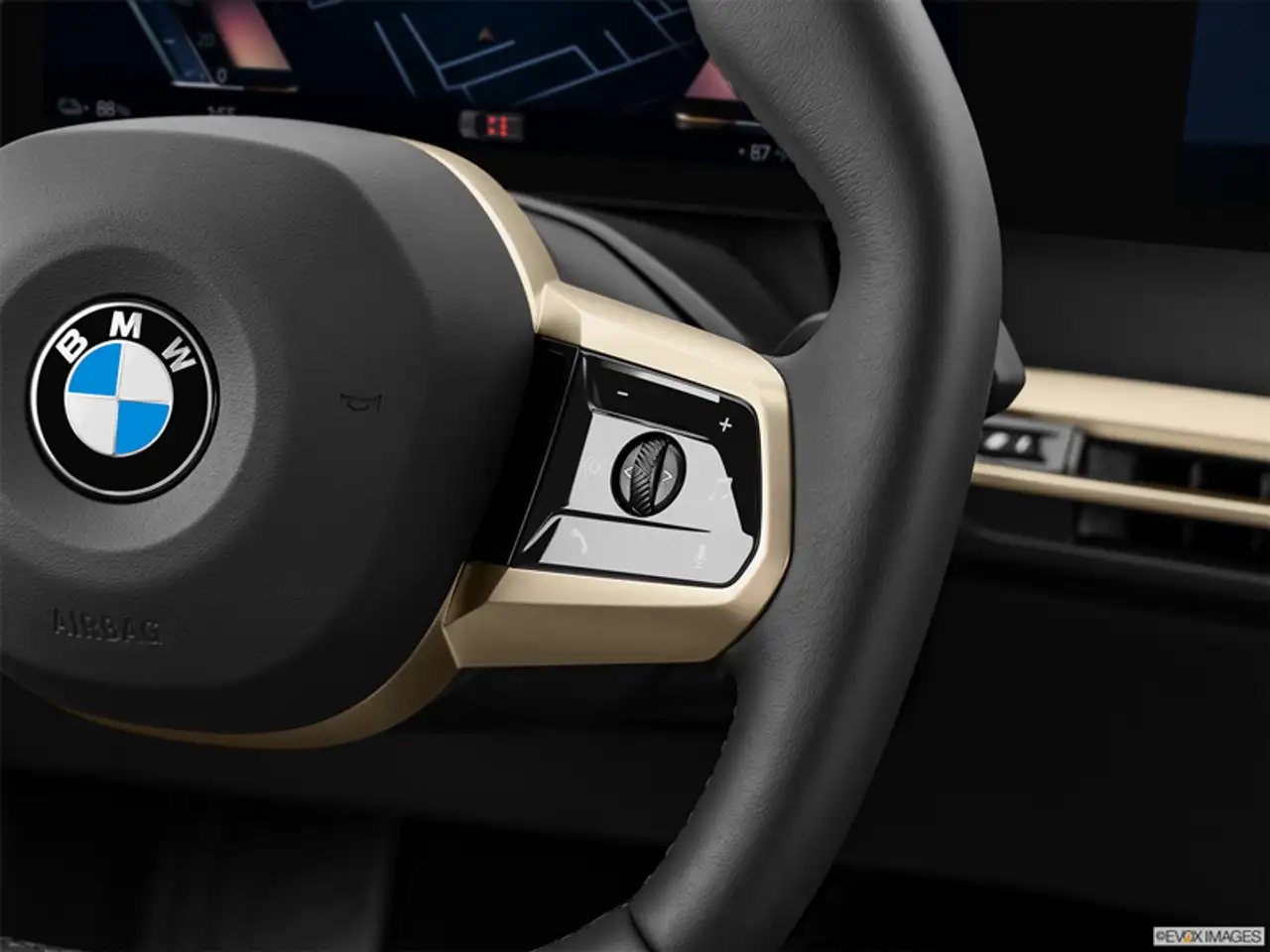 BMW iX снимка BMW iX