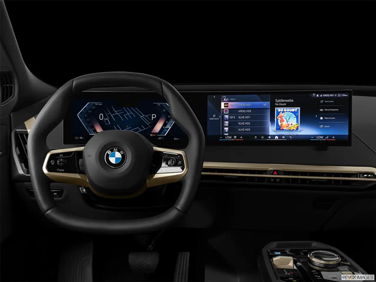 BMW iX снимка BMW iX