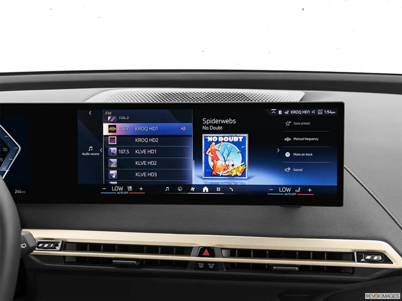 BMW iX снимка BMW iX