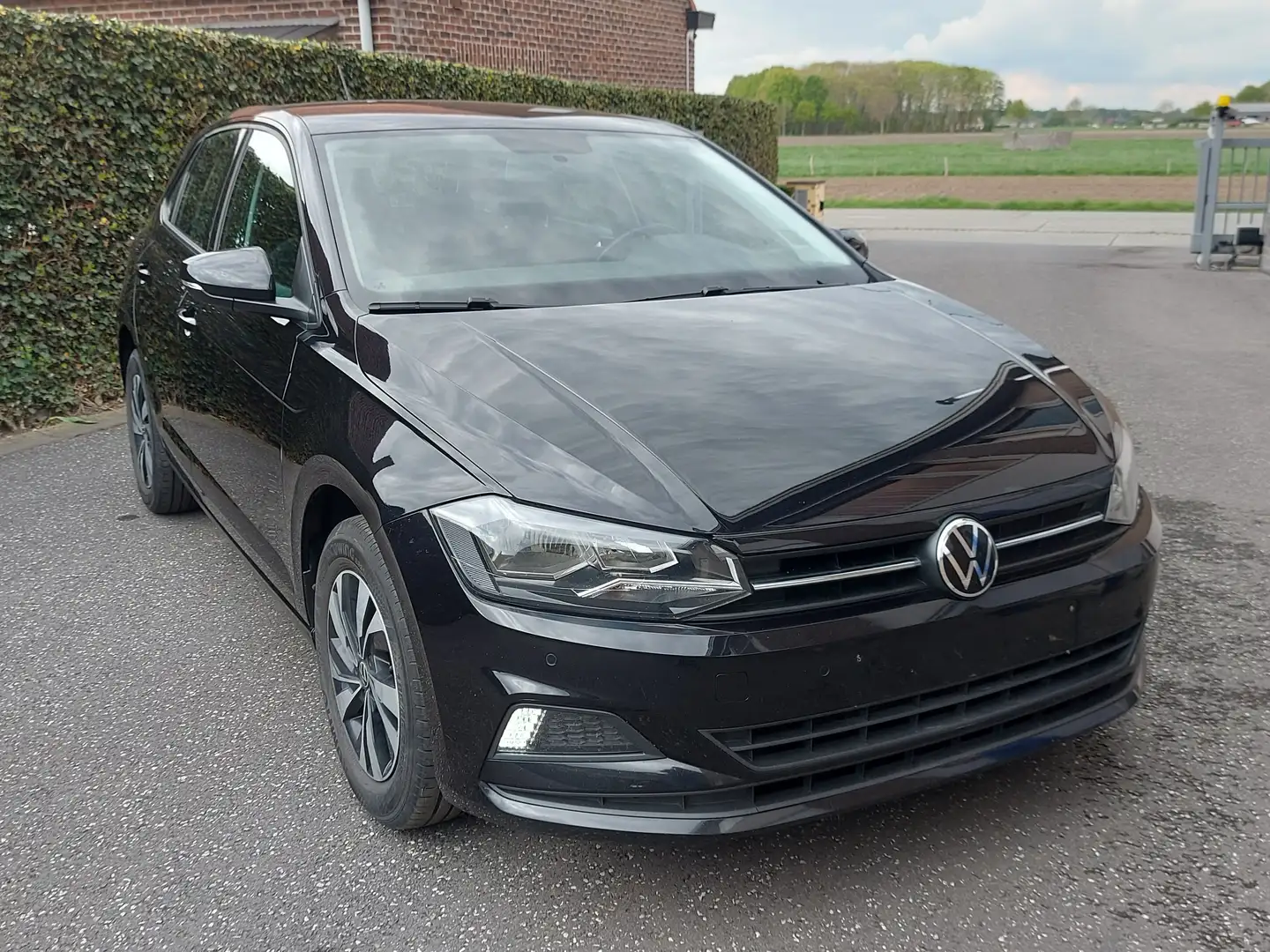 Volkswagen Polo 1.0 TSI Life * ALU-VELGEN * APP-CONNECT * PDC * CC Zwart - 1