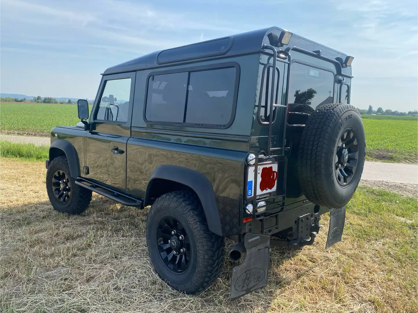 Land Rover Defender SE Groen - 2