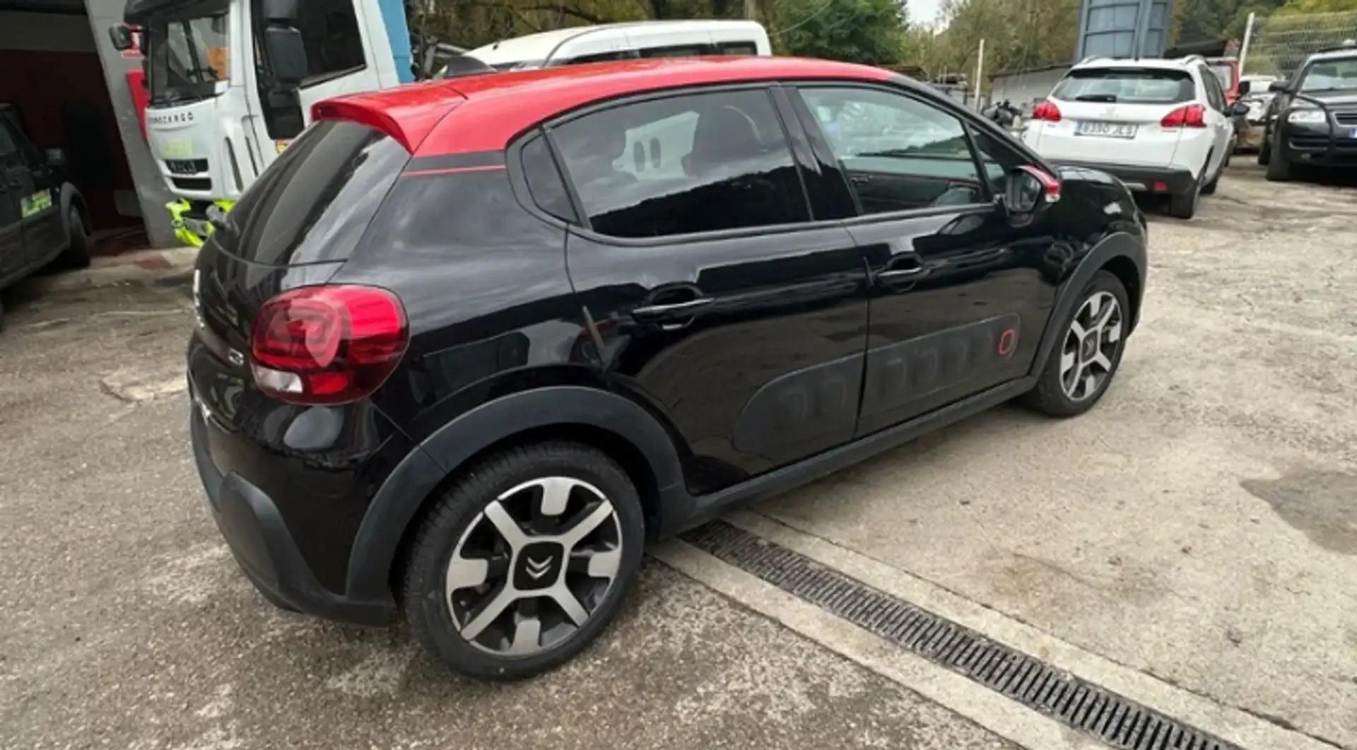 Citroen C3 Aircross BlueHDi Shine 100 Negro - 2