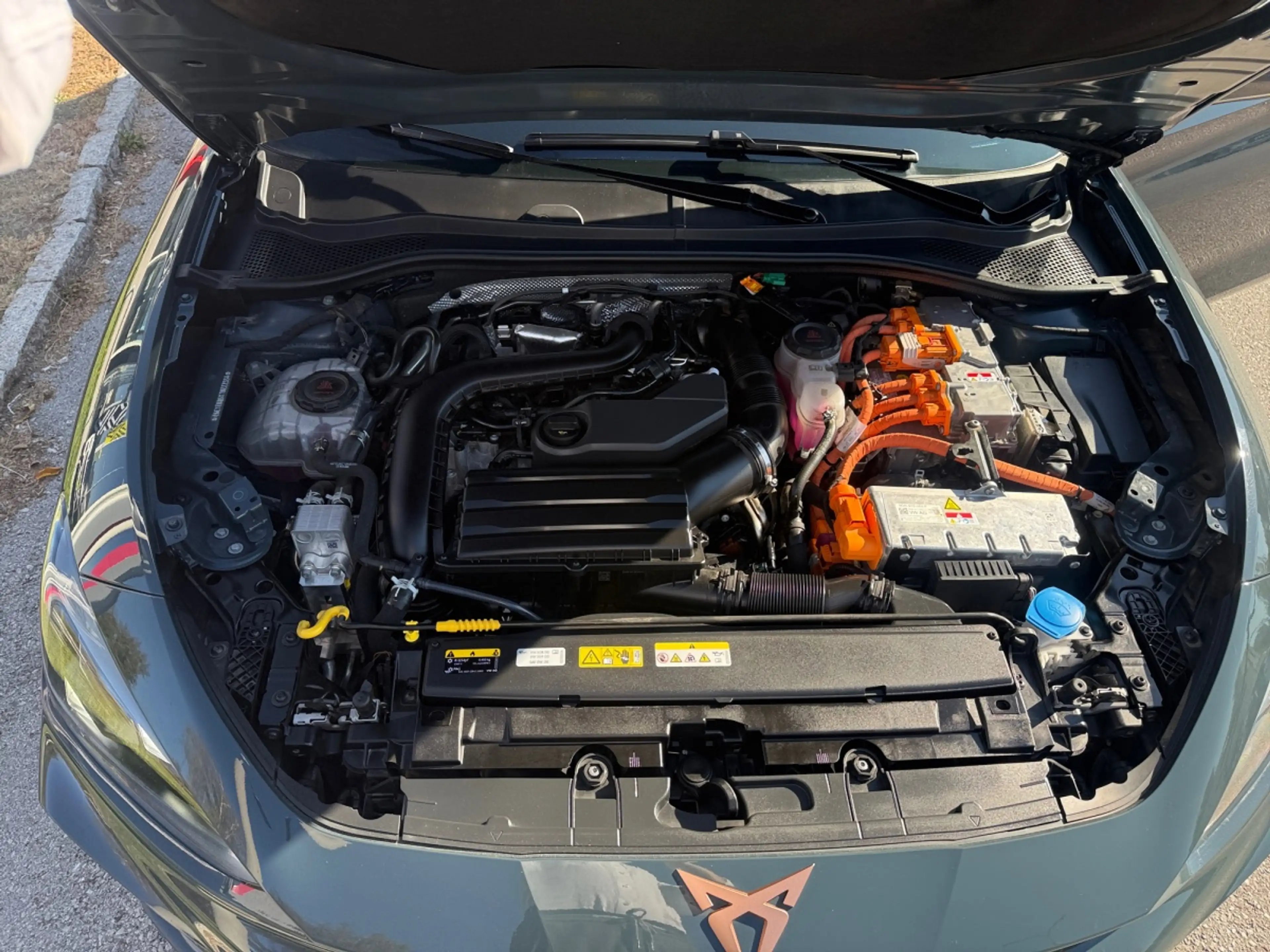 CUPRA Leon Kombi VZ 1,5 TSI eHybrid 272 DSG — photo 20