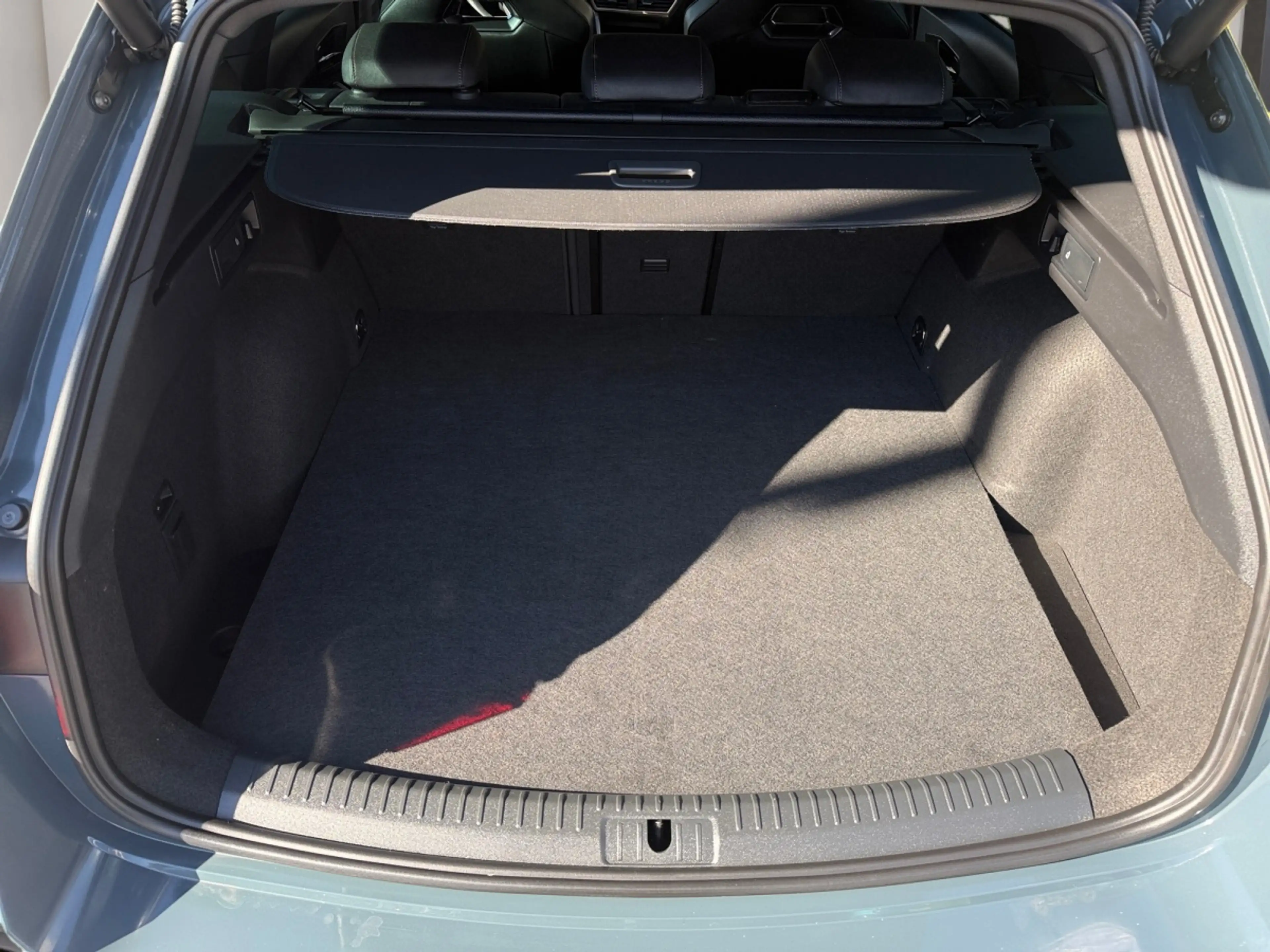 CUPRA Leon Kombi VZ 1,5 TSI eHybrid 272 DSG — photo 12