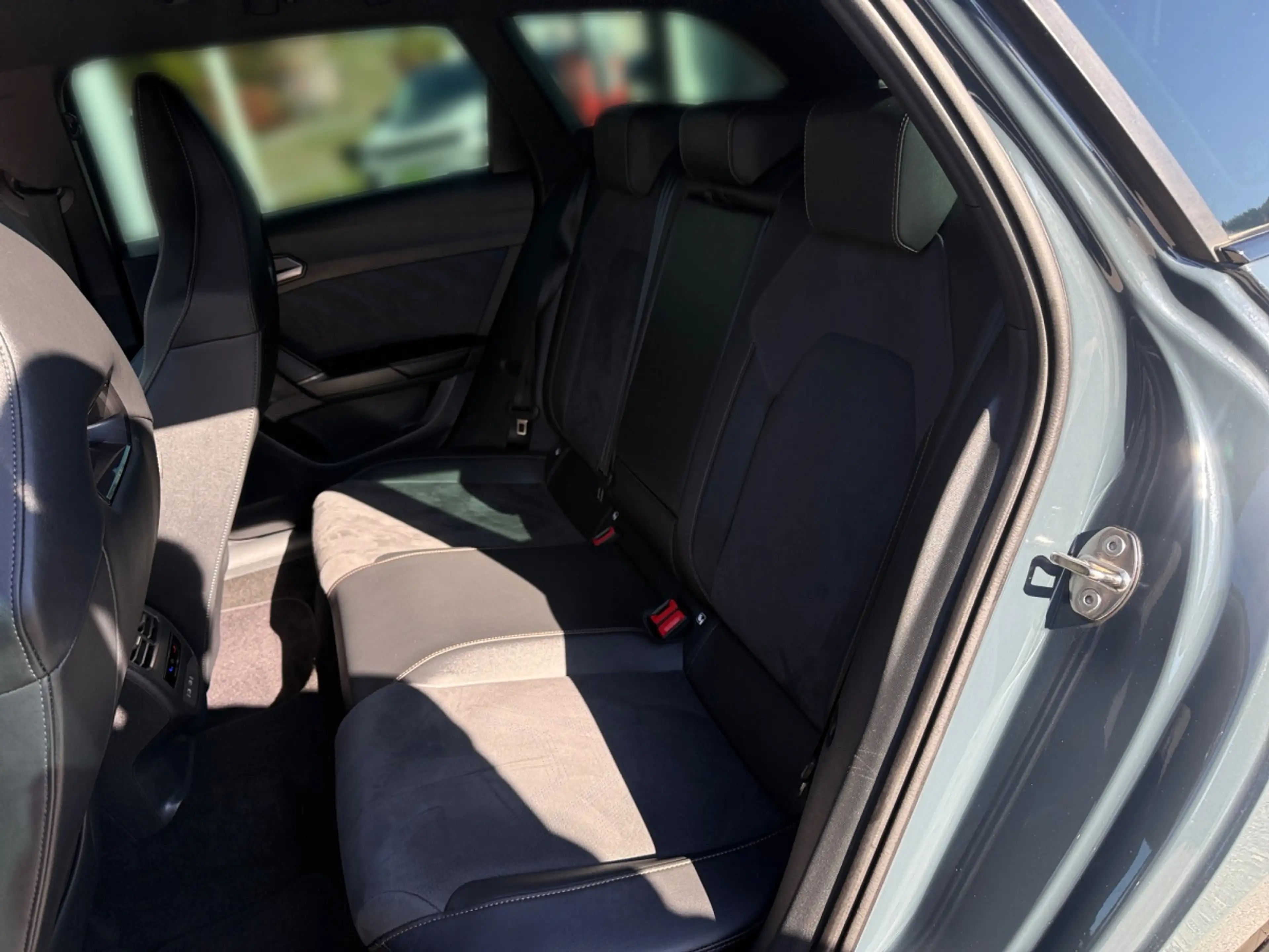 CUPRA Leon Kombi VZ 1,5 TSI eHybrid 272 DSG — photo 11