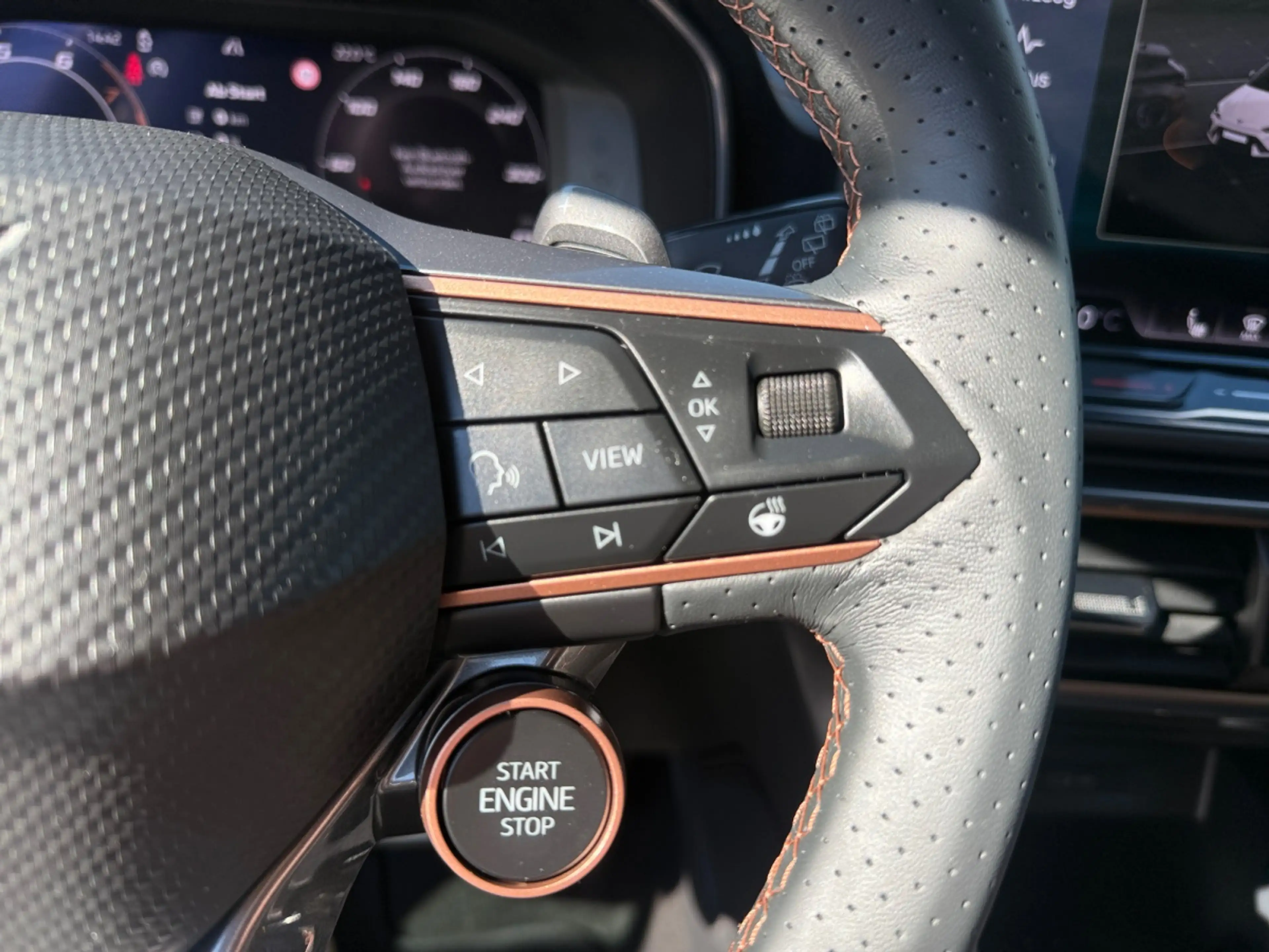 CUPRA Leon Kombi VZ 1,5 TSI eHybrid 272 DSG — photo 19