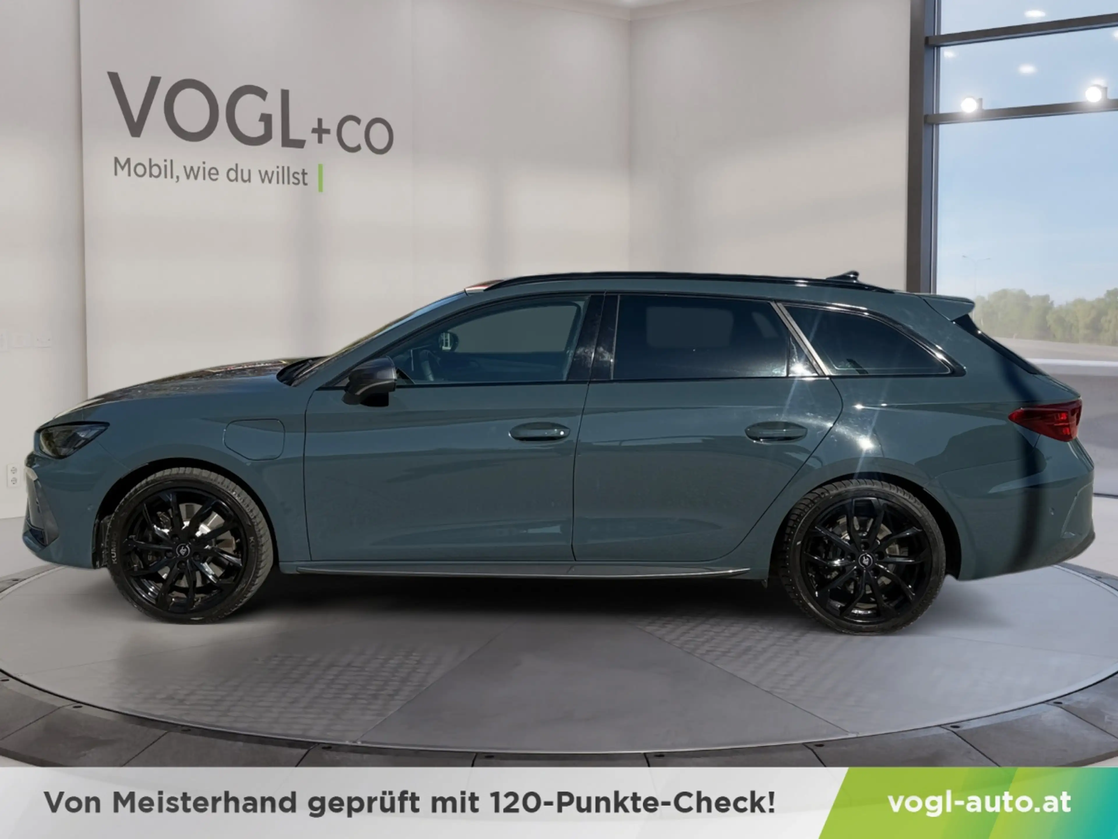 CUPRA Leon Kombi VZ 1,5 TSI eHybrid 272 DSG — photo 2