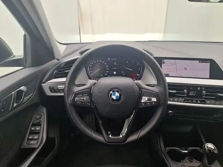 BMW Serie 1 116d (F40) 2022, foto 7