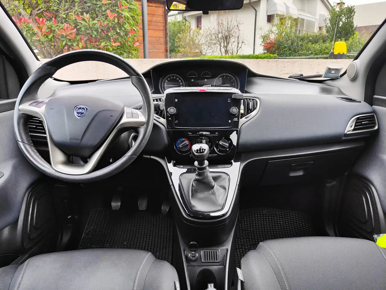 Lancia Ypsilon 2021 — фото 6