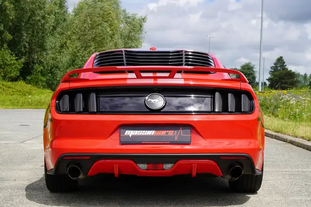 Ford Mustang view 8