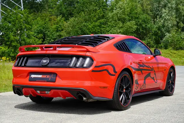 Ford Mustang view 9