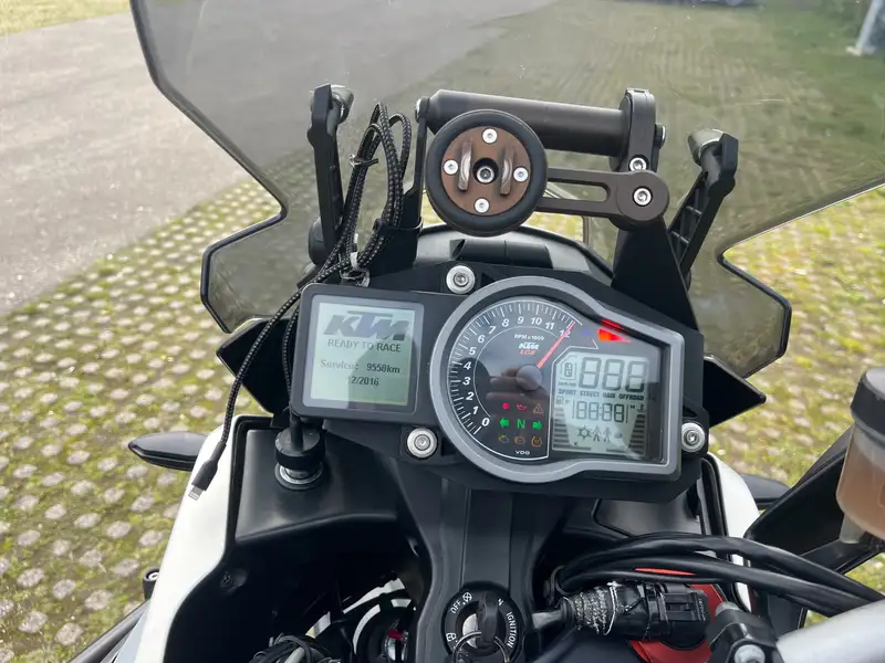 KTM 1190 ADVENTURE - foto 8