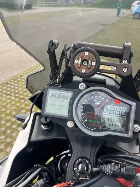 KTM 1190 ADVENTURE - foto 4
