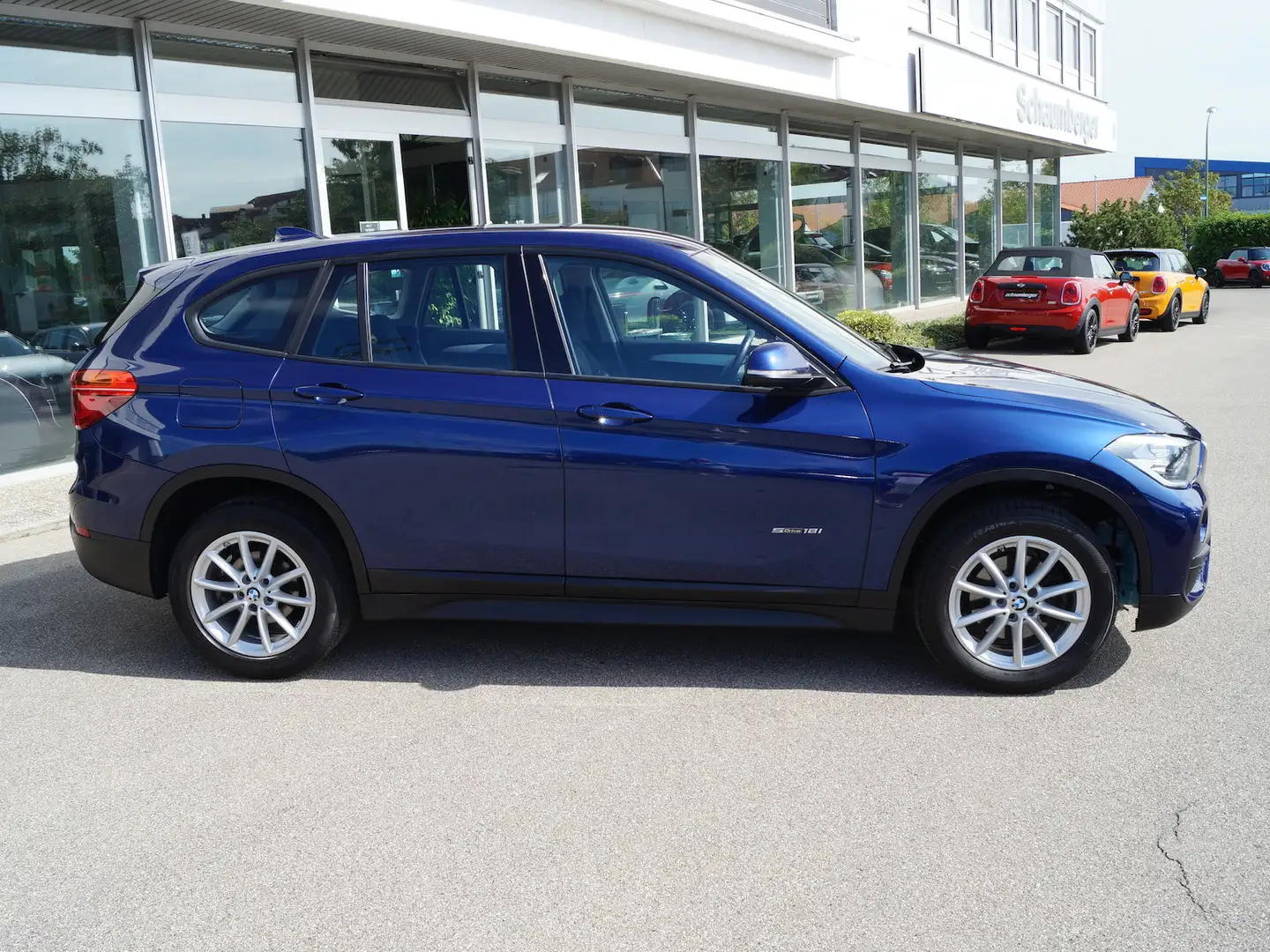 BMW X1 sDrive18i Advantage Blau - 2