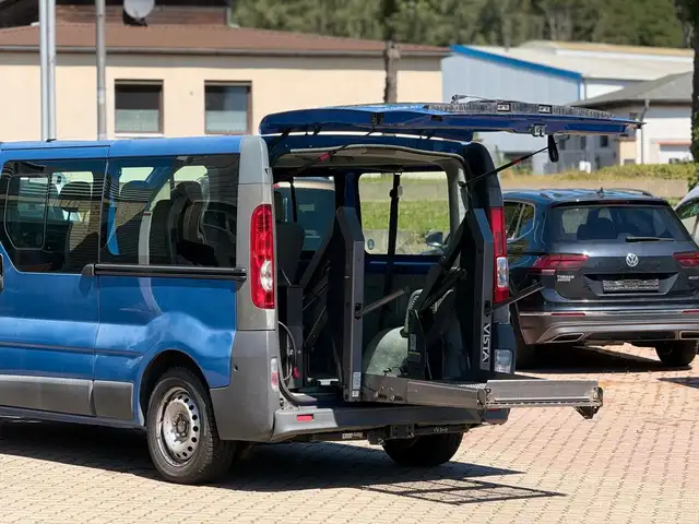 Renault Trafic Automatik Behindertengerecht-Lifft 5+1