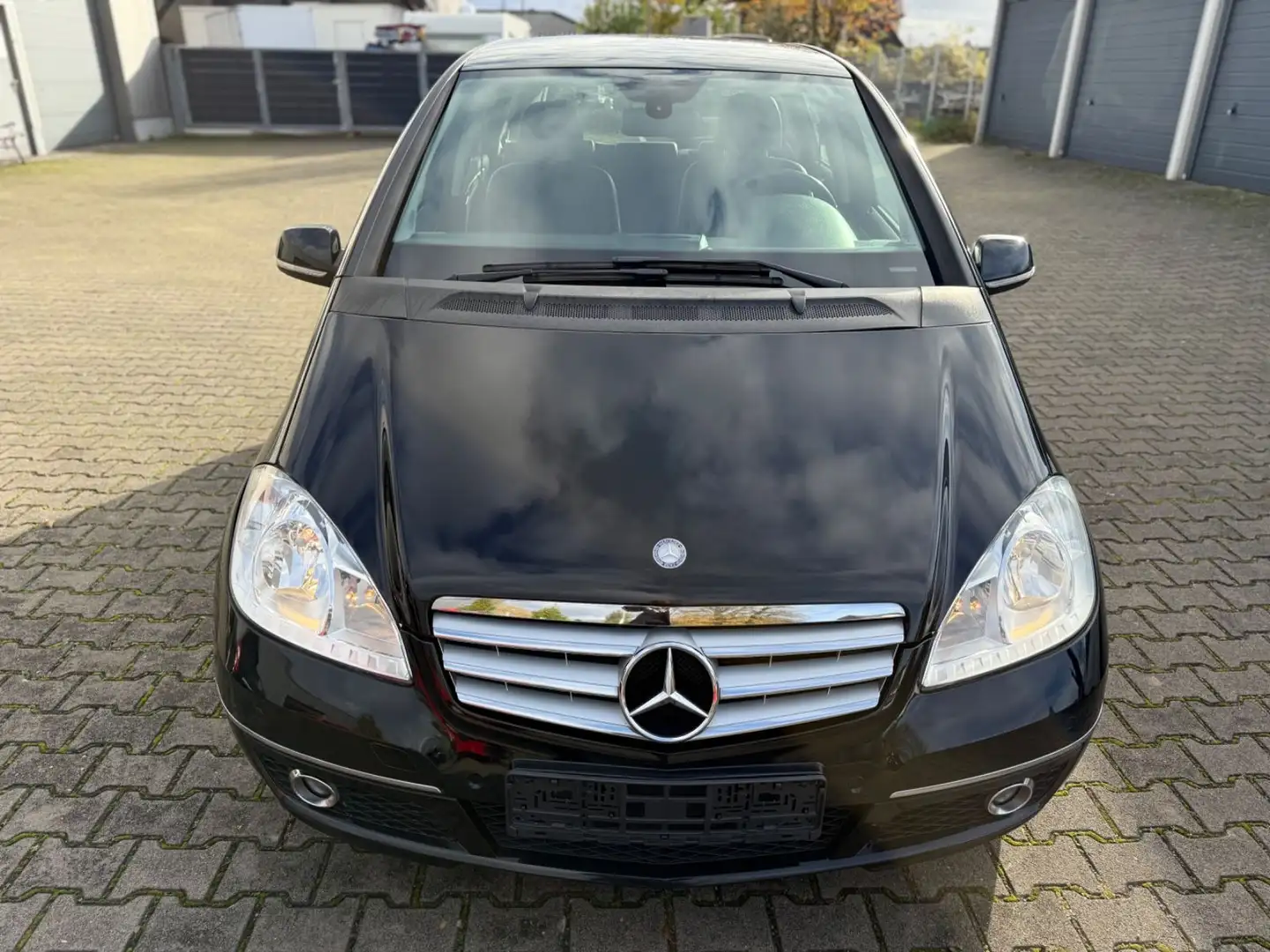 Mercedes-Benz A 180 *AVANTGARDE*AUTOMATIK*SHZ*TEILLEDER*ALUF.* - 2