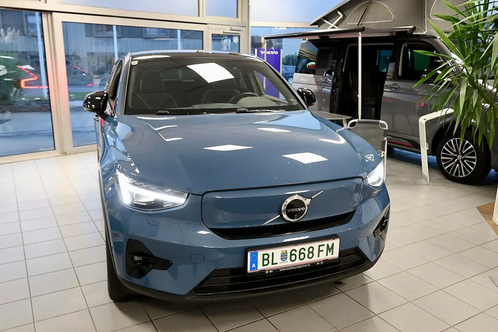 Volvo C40 Recharge Twin 82kWh Ultimate Pixel Blau - 2