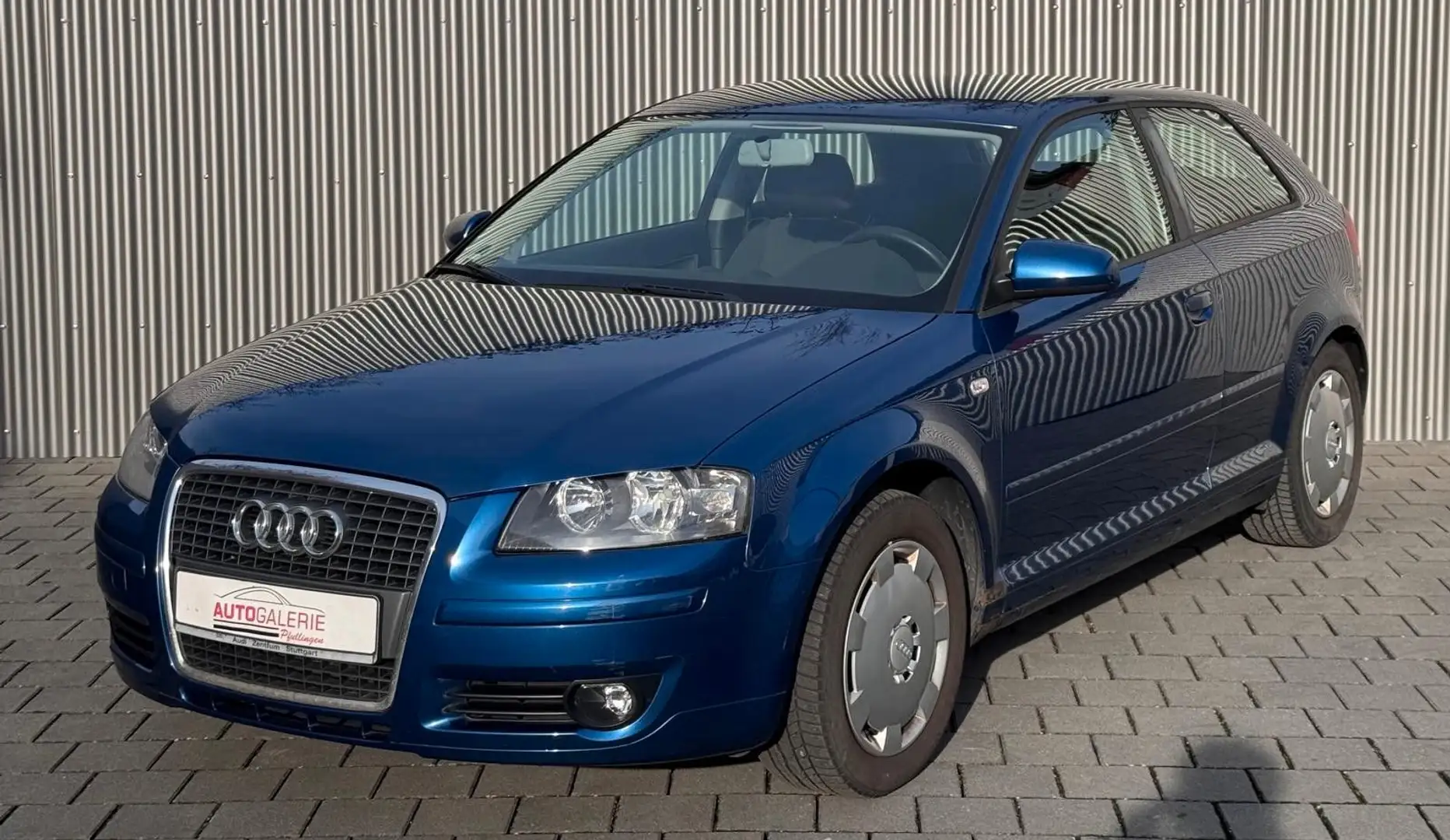 Audi A3 1.6 Attraction 102 Ps 1,6L Blau 1 Vorbesitzer Blau - 1