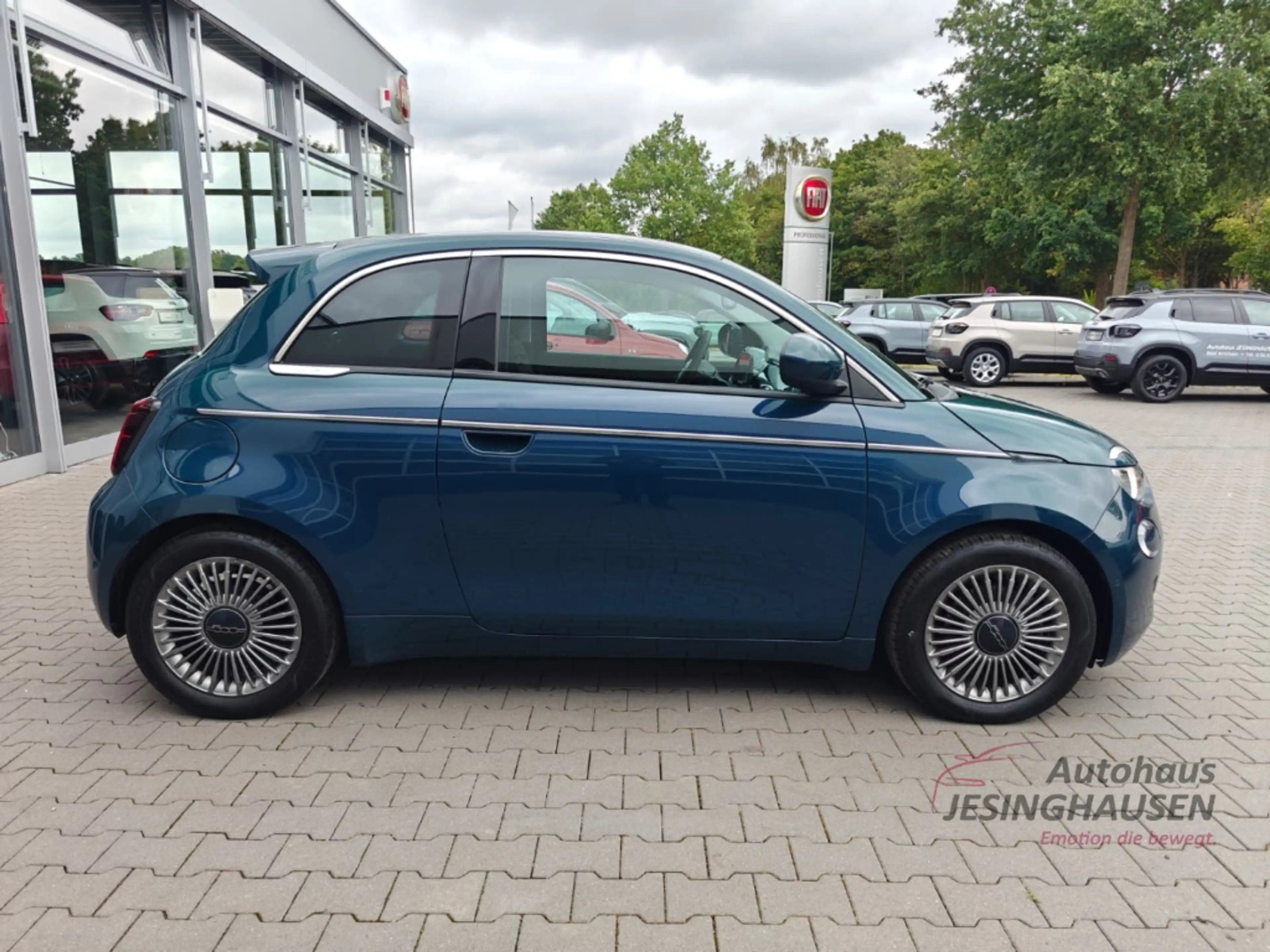 Fiat 500e Komfortpacket +SHZ +Klimaautom +Apple CarPlay+Andr — photo 4