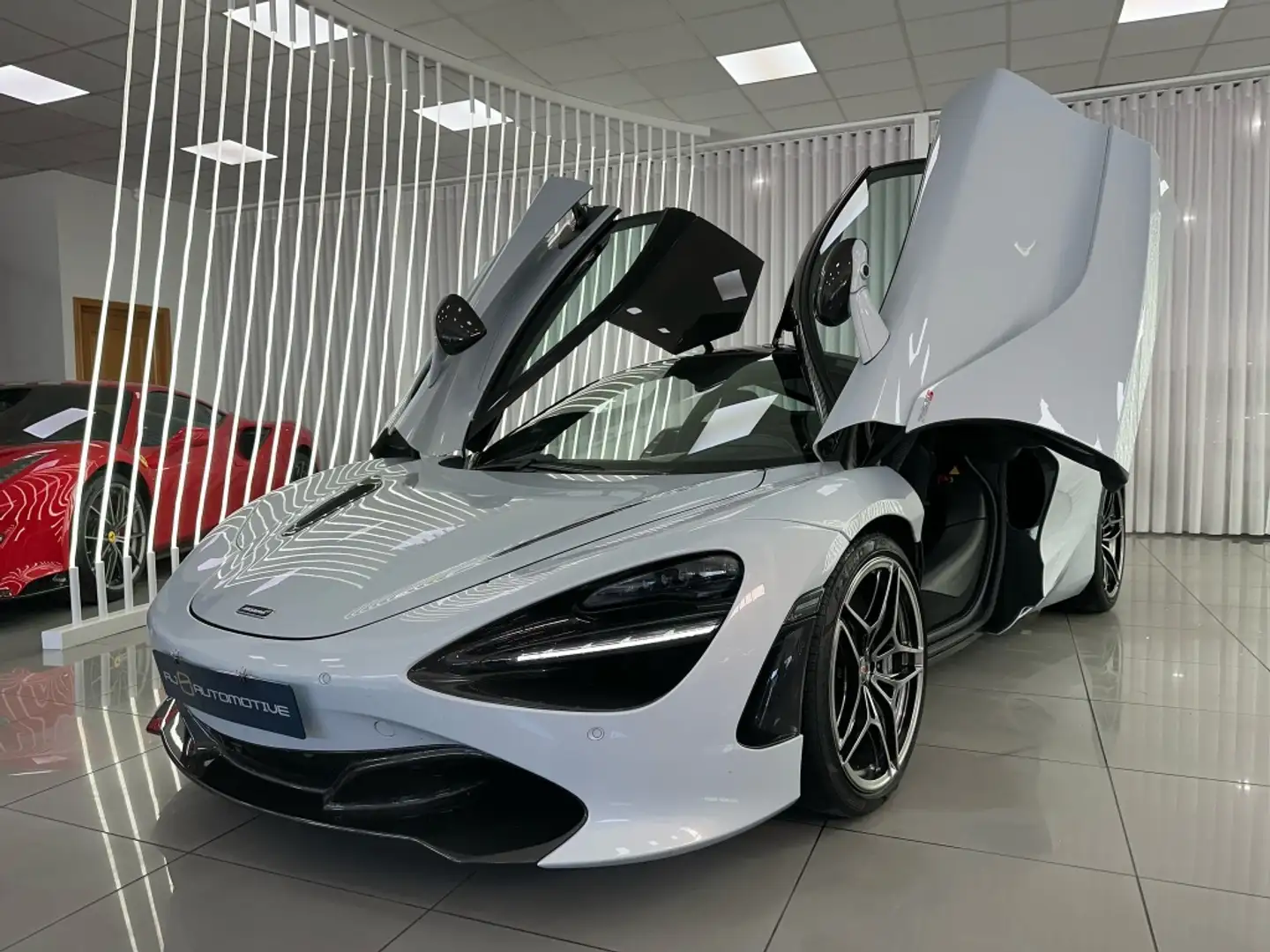 McLaren 720S Gris - 1