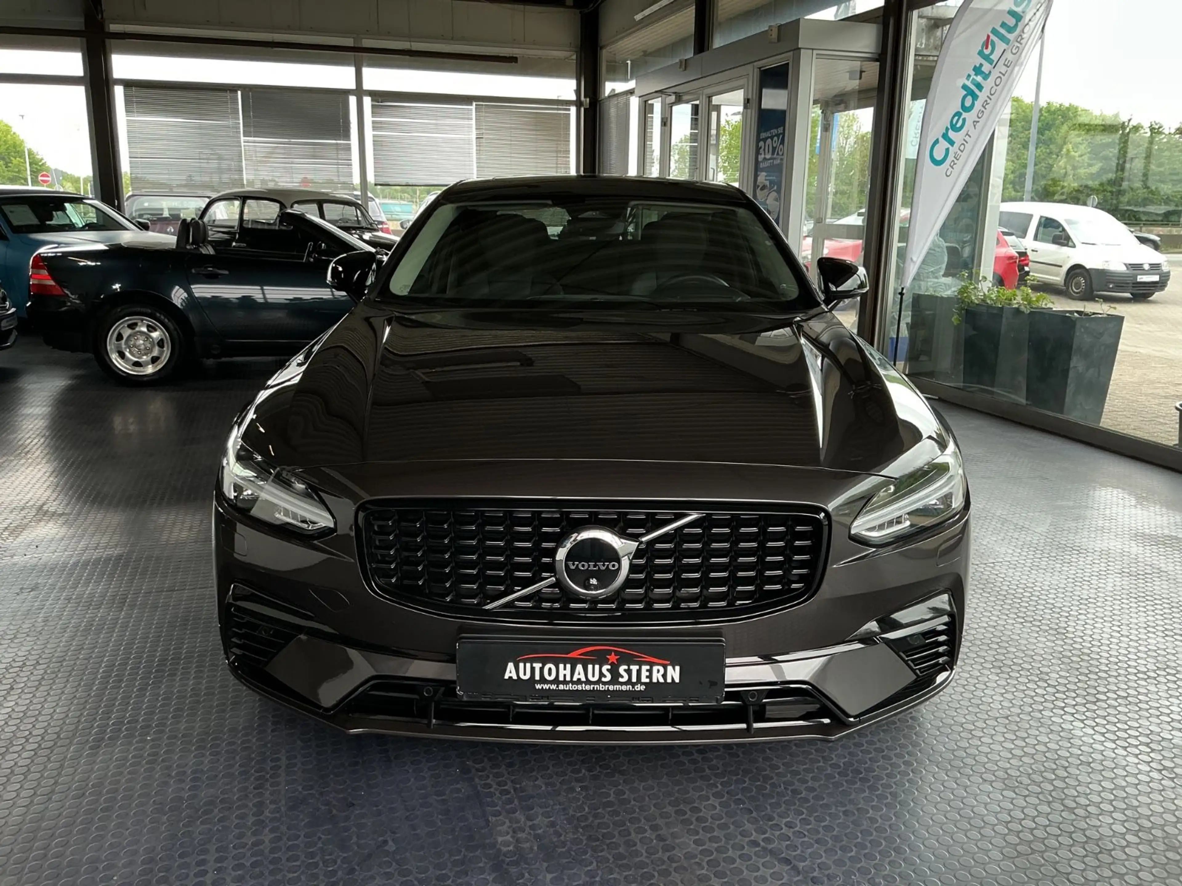 Volvo S90 Lim. Ultimate Dark Recharge Plug-In Hybrid A — photo 2