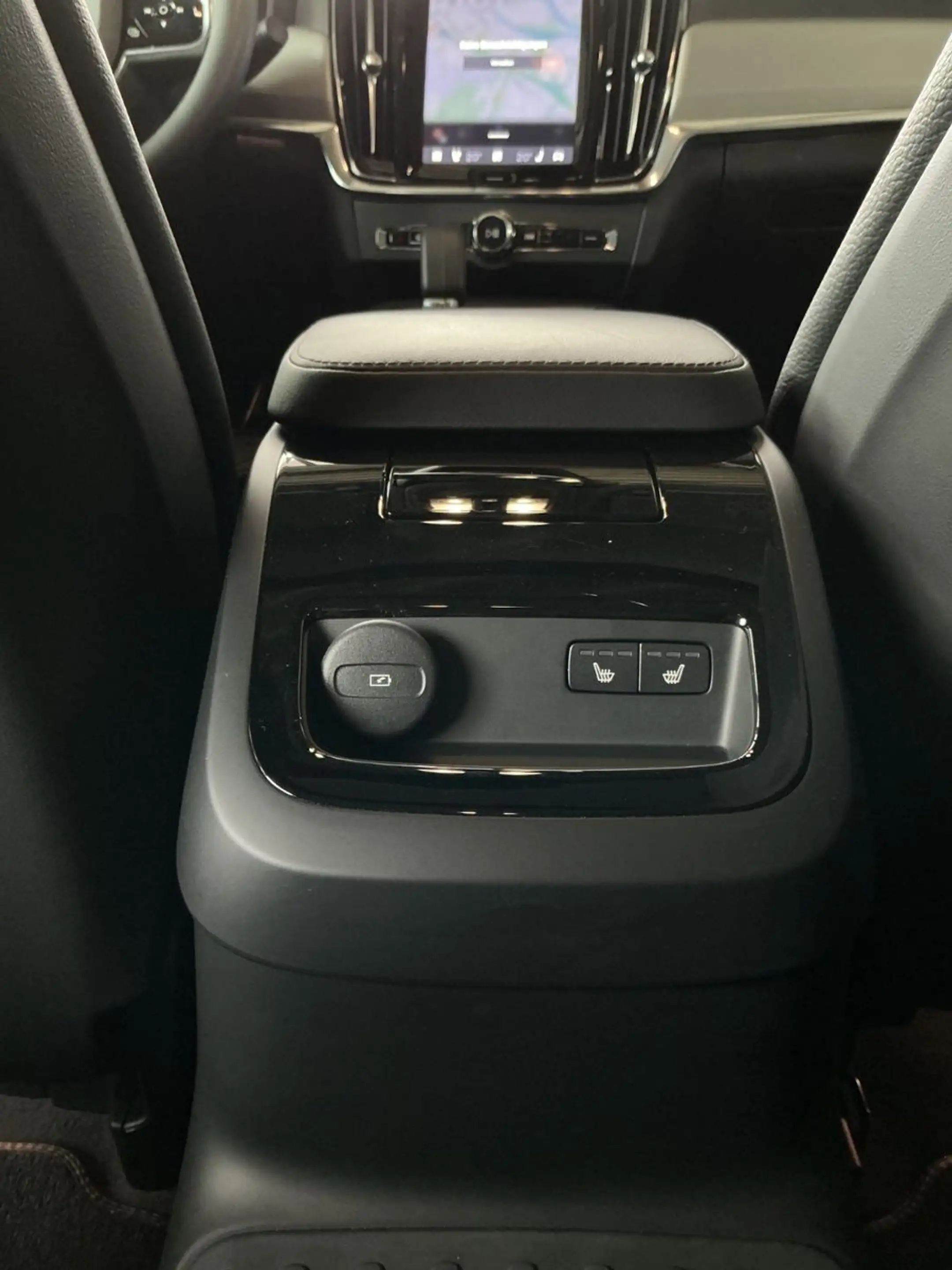 Volvo S90 Lim. Ultimate Dark Recharge Plug-In Hybrid A — photo 12
