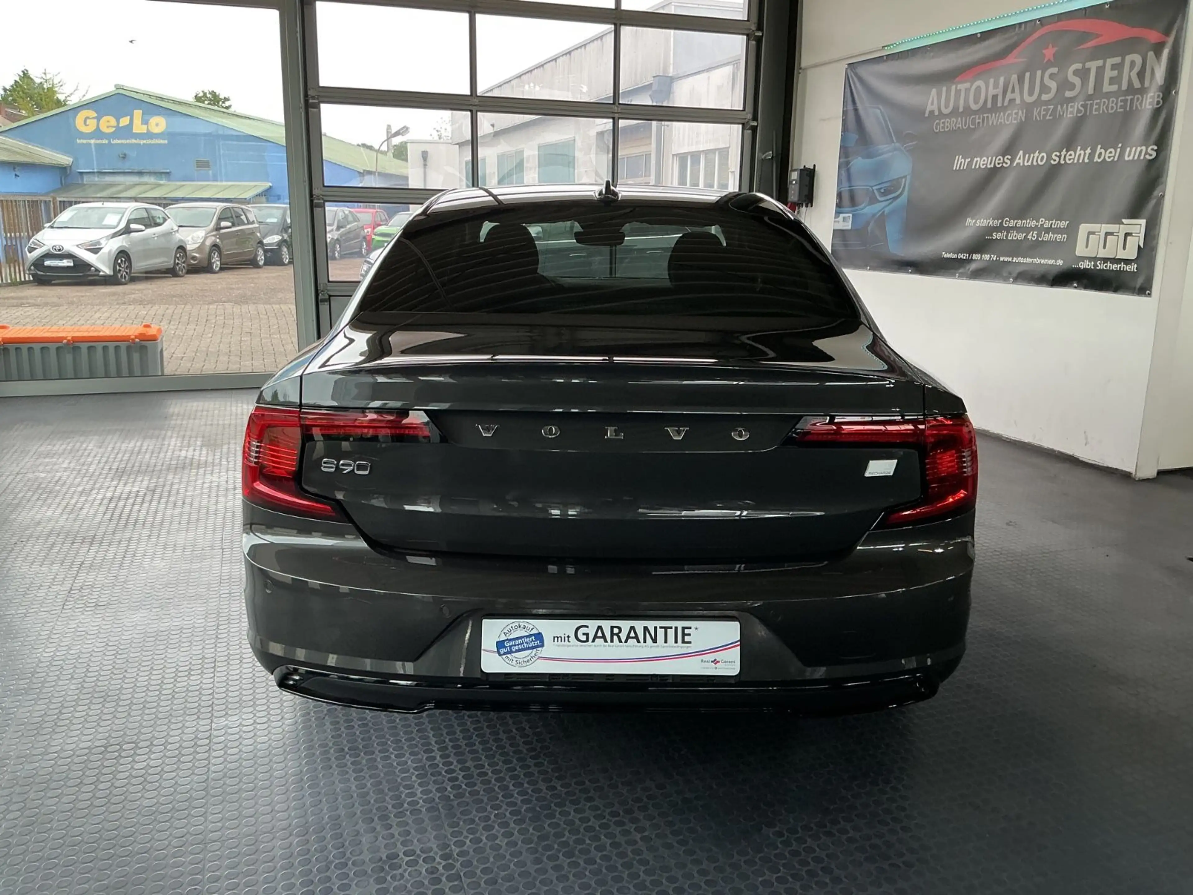 Volvo S90 Lim. Ultimate Dark Recharge Plug-In Hybrid A — photo 5