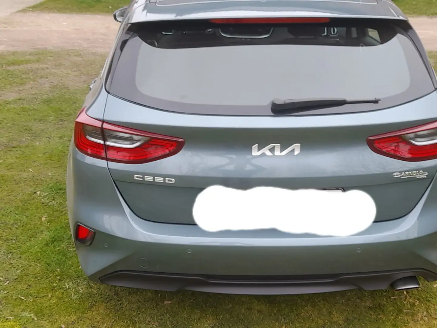 Kia Ceed / cee'd 1.5 T-GDI DCT7 OPF Vision Grau - 2