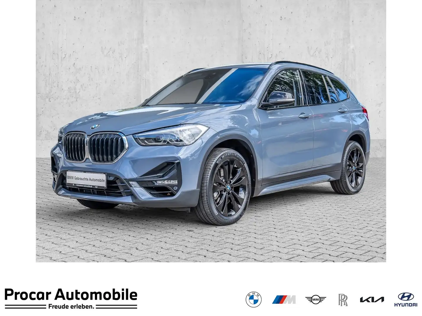 BMW X1 sDrive20i  Sport Line NAVI LED PDC V+H DAB Grau - 1