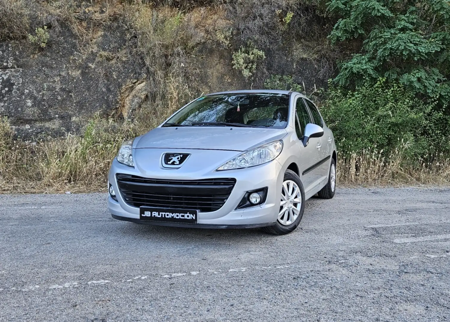 Peugeot 207 1.4i Confort Gris - 1