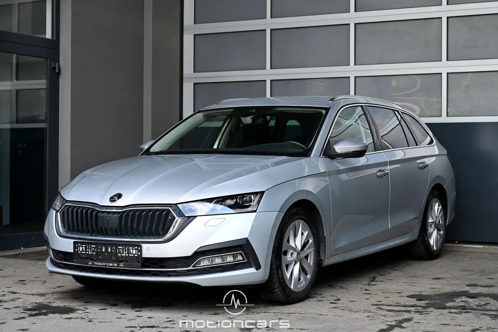 Skoda Octavia 2.0 TDI DPF Premium Pickerl NEU Silber - 1