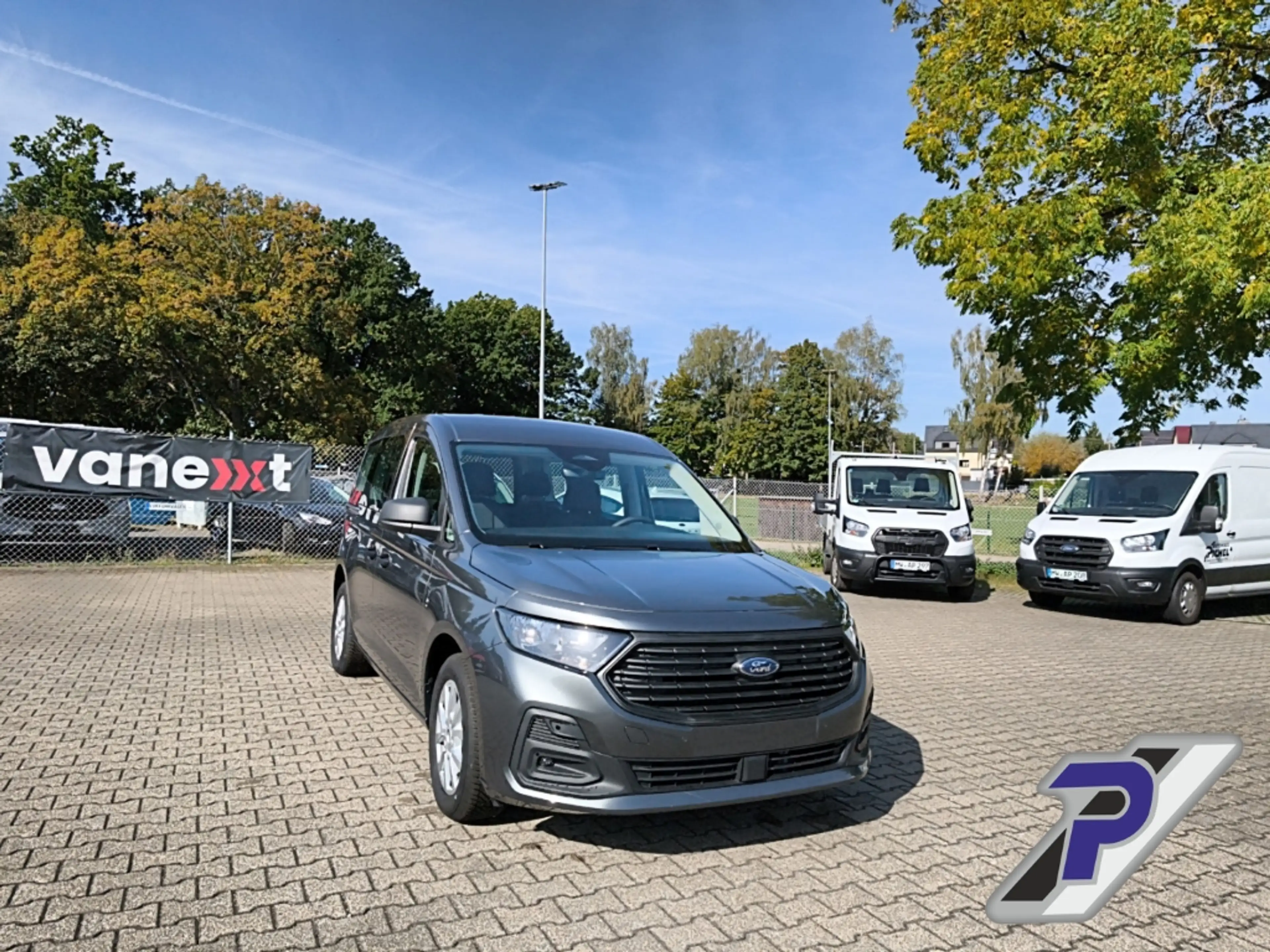 Ford Tourneo Connect Trend L1 SITZHEIZUNG+GJR+TRENNGITTER Digitales Coc — photo 7