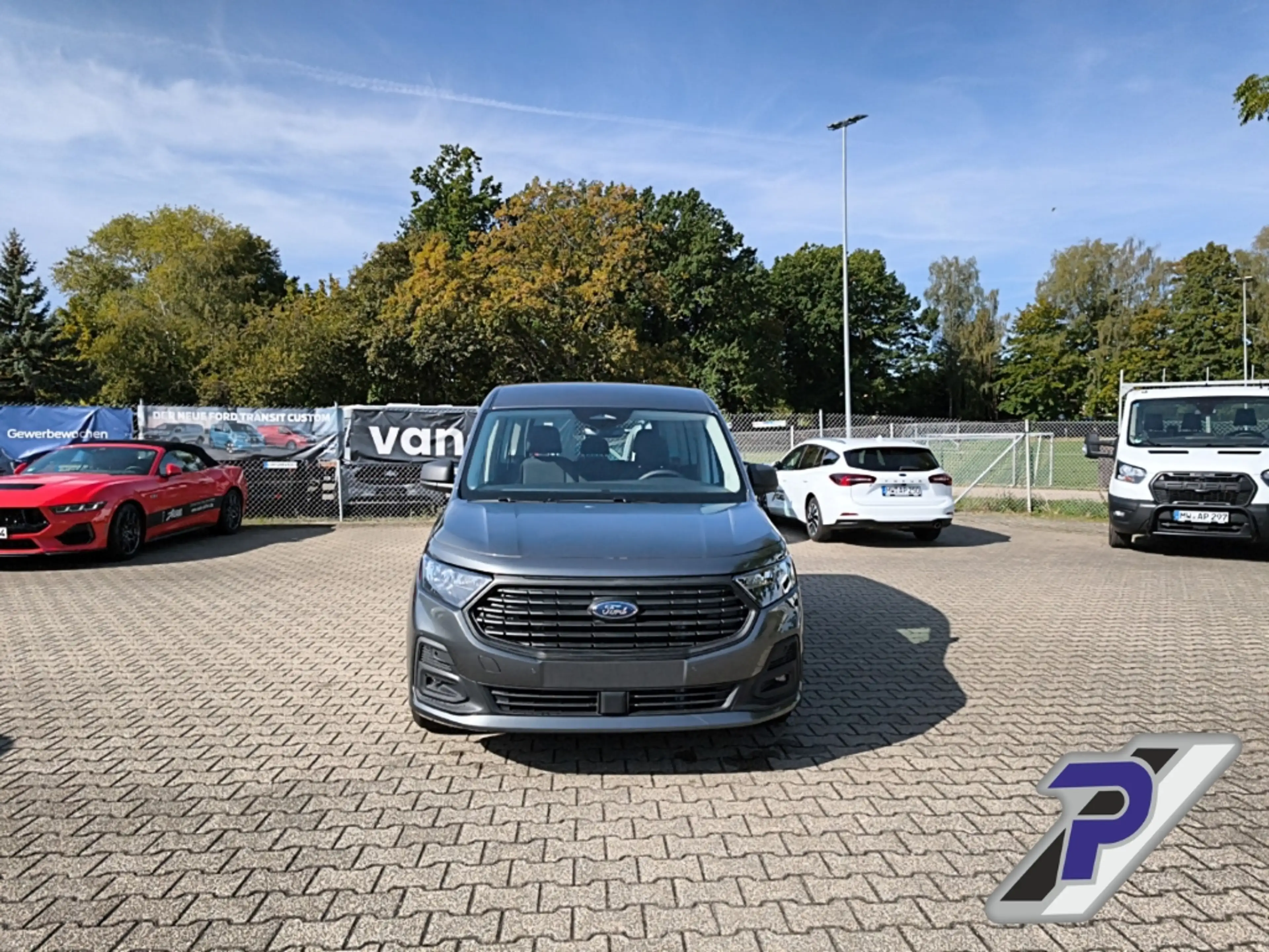Ford Tourneo Connect Trend L1 SITZHEIZUNG+GJR+TRENNGITTER Digitales Coc — photo 8