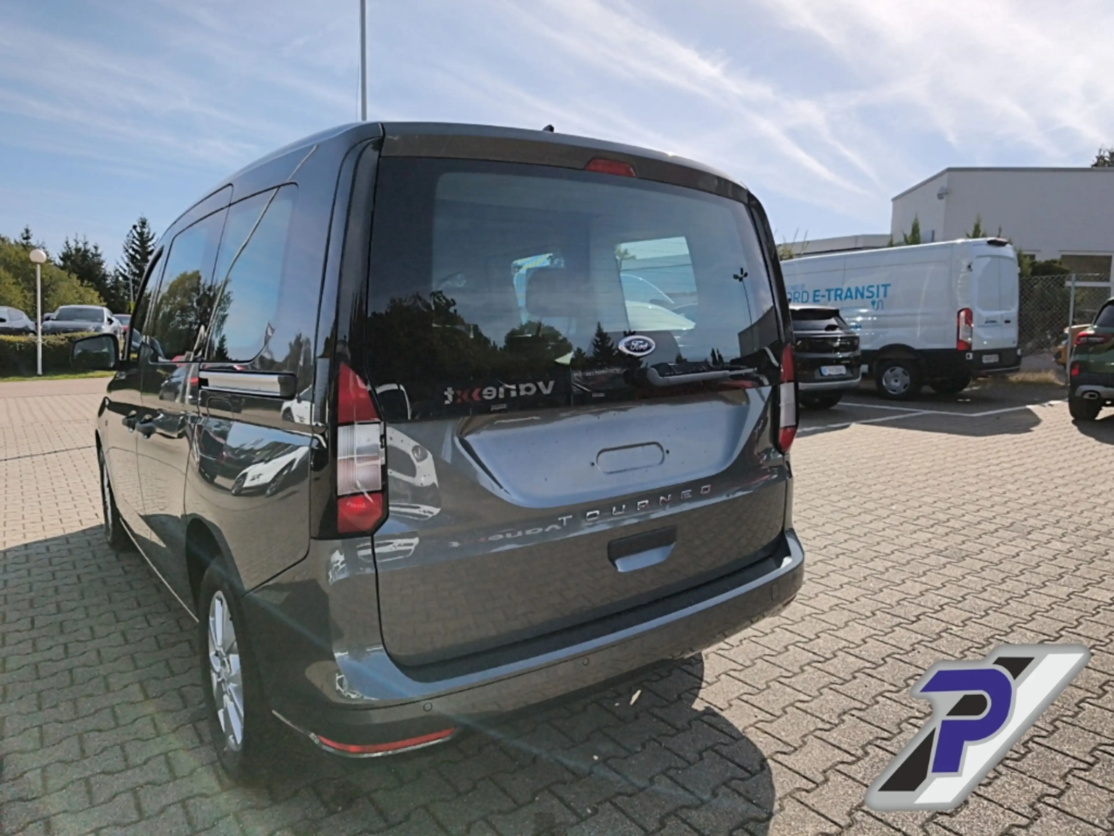 Ford Tourneo Connect Trend L1 SITZHEIZUNG+GJR+TRENNGITTER Digitales Coc — photo 4