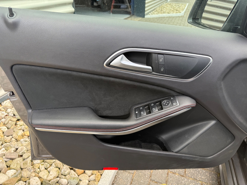 Mercedes-Benz A 180 Ambition | AMG PAKKET. — photo 12