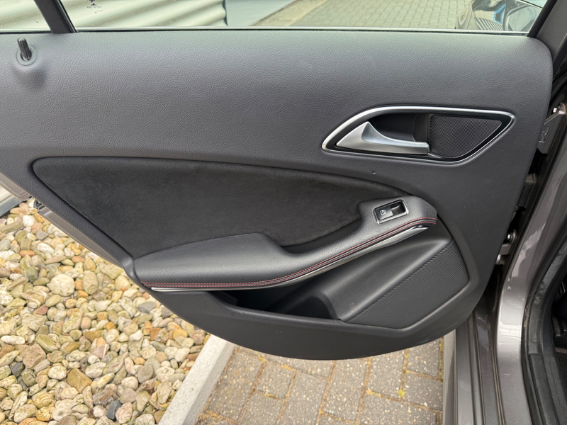 Mercedes-Benz A 180 Ambition | AMG PAKKET. — photo 14