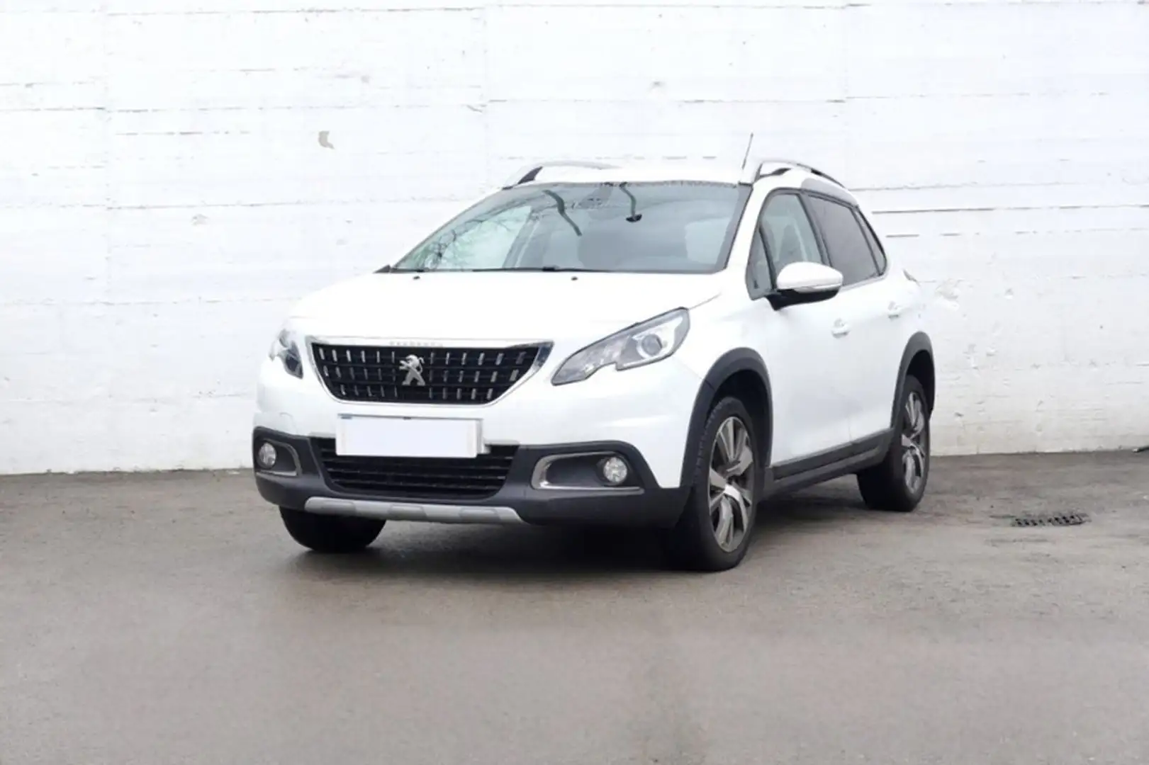 Peugeot 2008 1.2 PureTech S&S Allure 130 Weiß - 1