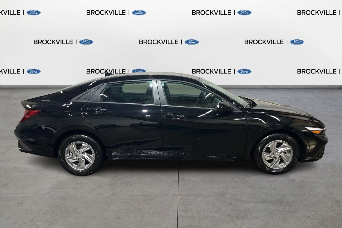 2026 Hyundai Elantra Essential  | Ultra Low KM CarPlay Hyundai Safety — photo 1